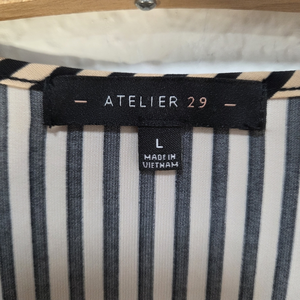 Atelier 29 Blouse Top Size Large Vertical Stiped Ruffle Short Sleeves - Picture 9 of 15